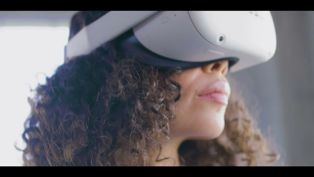 Osso VR surgical training in a virtual operating theatre